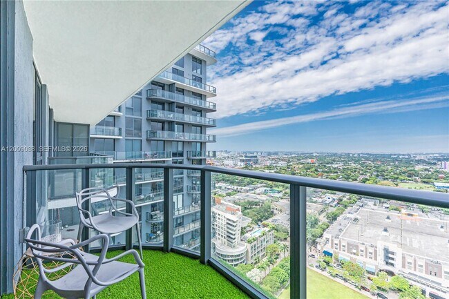 Foto del edificio - 121 NE 34th St