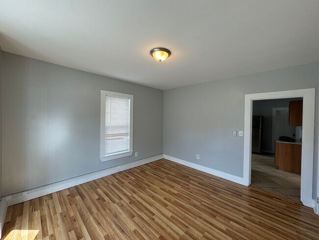 Building Photo - 87 Hilldale Ave