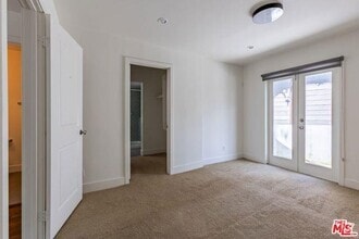 Building Photo - 2147 N Beverly Glen Blvd