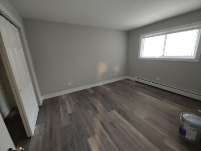 Foto del edificio - 7840 W 103rd St