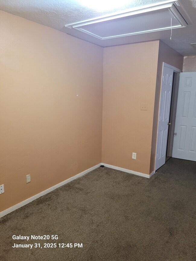 Building Photo - 4732 Clover St