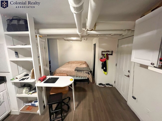 Building Photo - 90 Charles St