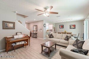 Building Photo - 404 Hepburn Rd