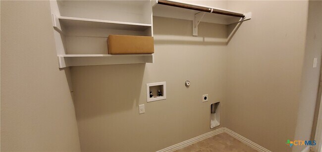 Building Photo - 716 Oyster Creek