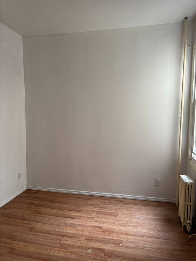 Foto del edificio - 22-64-64 41st St