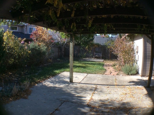 Building Photo - 1242 Old Willow Ln