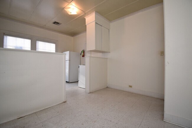 Foto del edificio - One Bedroom House Close to LA Tech & Downt...