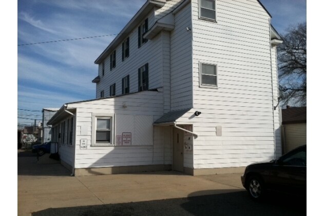 Foto del edificio - 14 Highland Blvd
