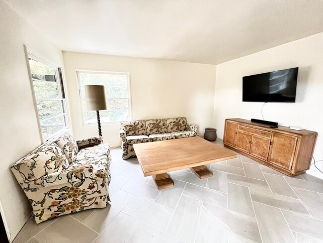 Living room (currently unfurnished) - 530 N Quarantina St