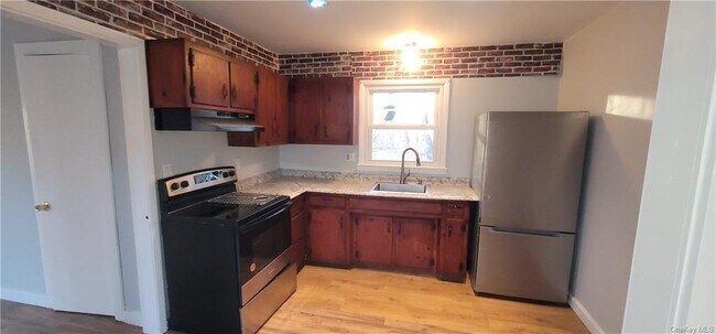 Building Photo - 2250 NY-302