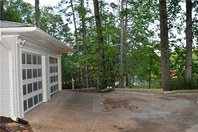 Building Photo - 12620 Charlotte Dr