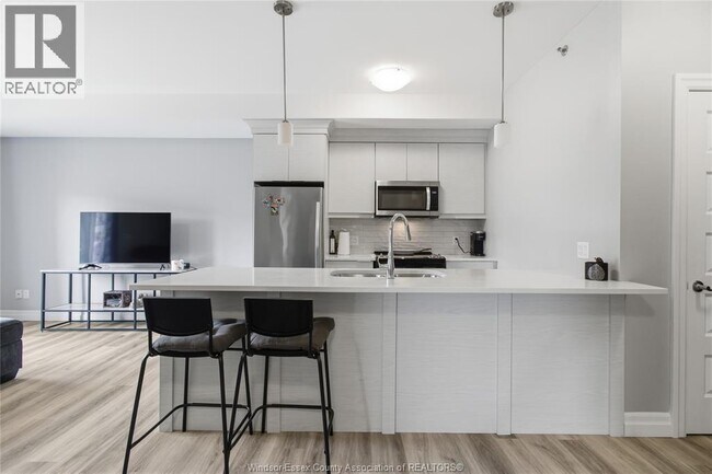 Photo du bâtiment - 728 Brownstone Dr