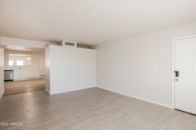 Building Photo - 2708 W Acoma Dr