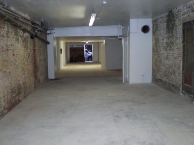 Building Photo - 453 W 47th St