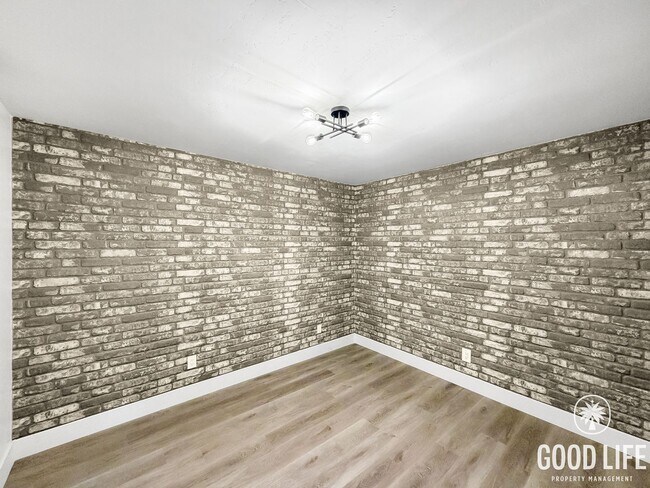 Foto del edificio - Stunning 3BD/3BA W/ A/C, Attached Garage, and In-Unit Laundry in Pacific Beach!