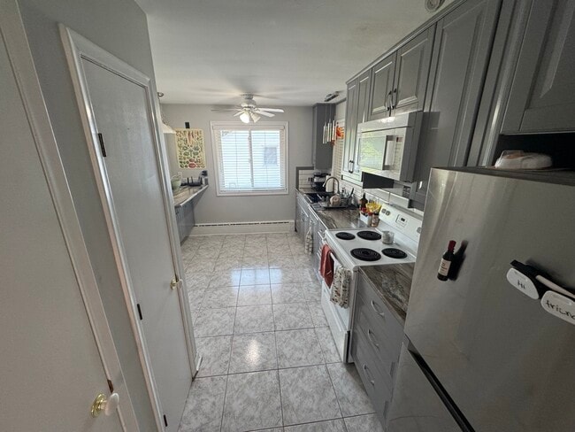 Building Photo - FOR RENT: 3 Bed 1 Bath