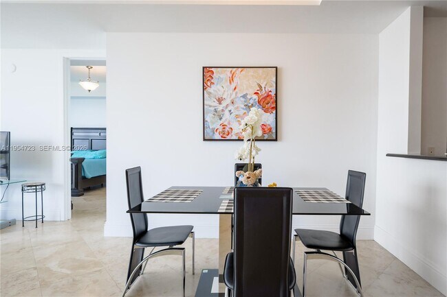 Foto del edificio - 18101 Collins Ave