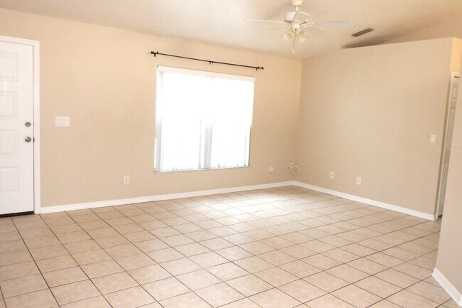 Foto del edificio - 1351 Danbury St SW