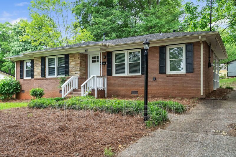 Foto principal - 3733 Manchester Dr