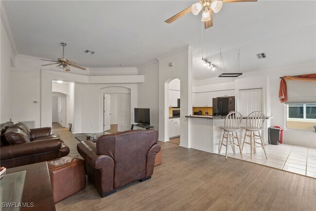 Foto del edificio - 22977 Lone Oak Dr