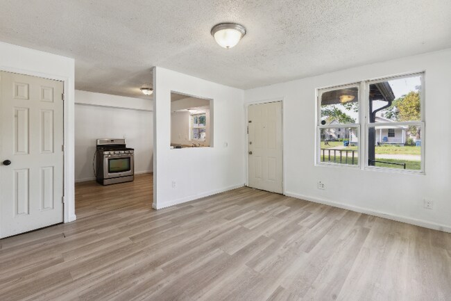 Foto del edificio - 2336 Lincoln Ave