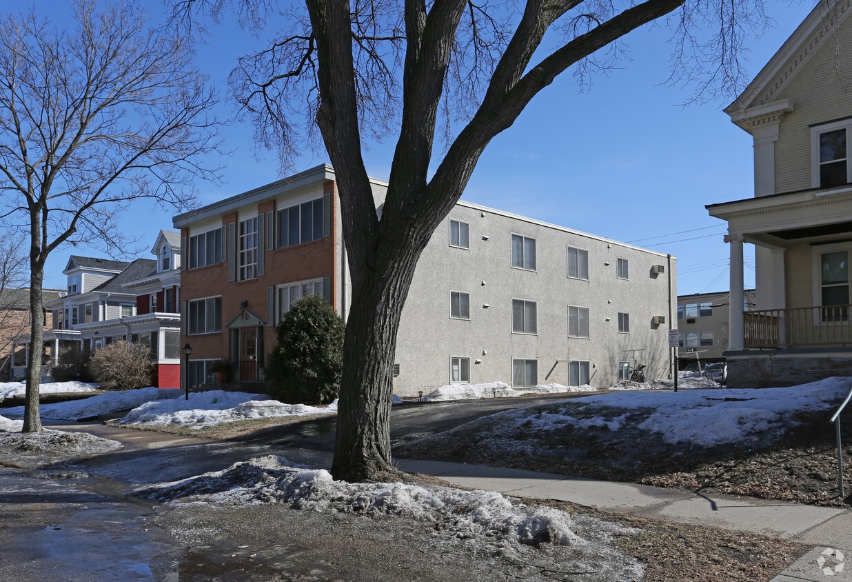 Building Photo - 2307 Colfax Ave S