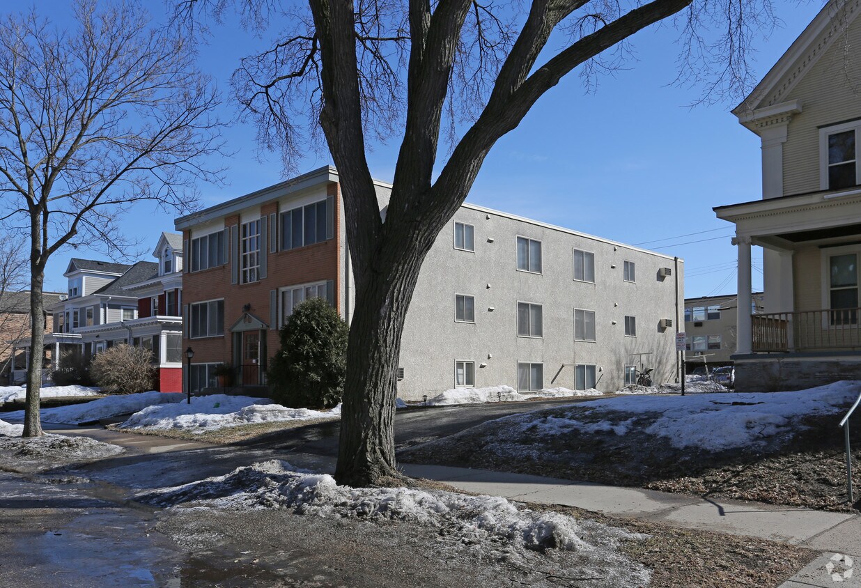 Foto del edificio - 2307 Colfax Ave S