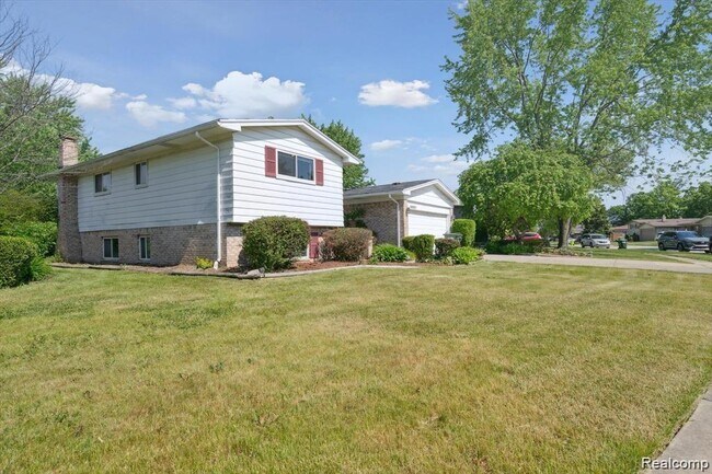 Building Photo - 36621 Waltham Dr