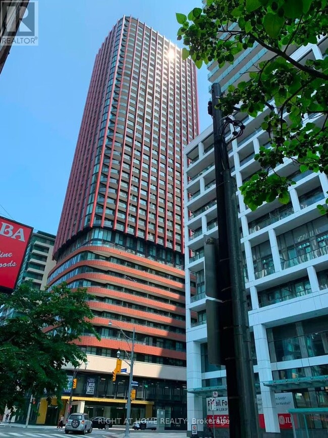 Building Photo - 180 Front St E