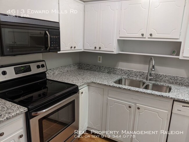 Building Photo - Townhome Near Crabtree Valley Mall