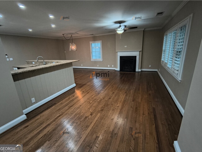 Building Photo - 2221 Melante Dr NE