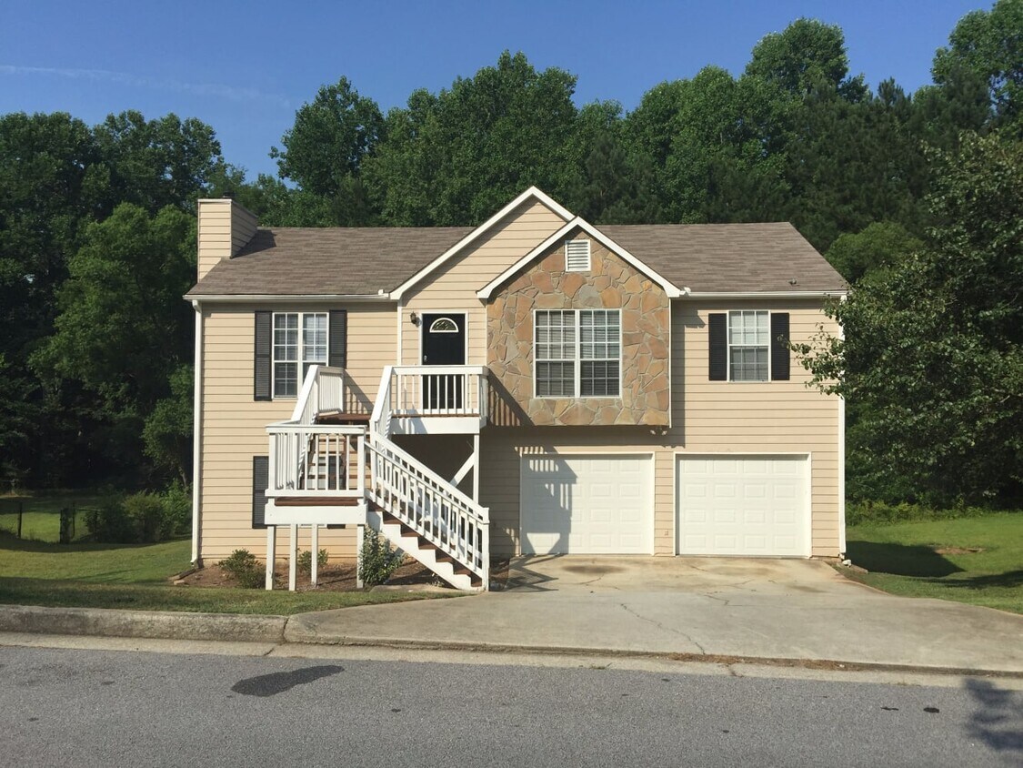 7360 Hunters Ridge Dr House Rental in Douglasville, GA