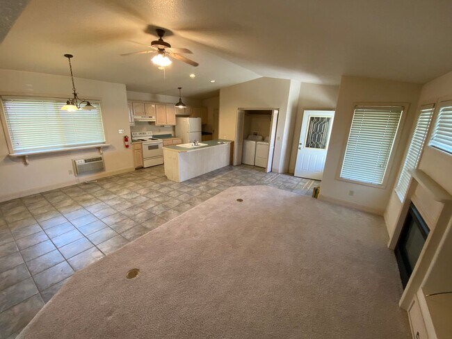 Foto del edificio - 55+ Quiet Independent Living at Sunshine Gardens