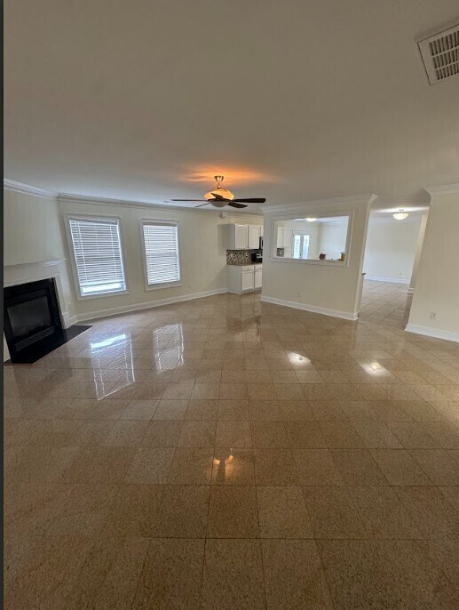 Foto del edificio - MOVE IN SPECIAL! $200 OFF FIRST MONTHS REN...