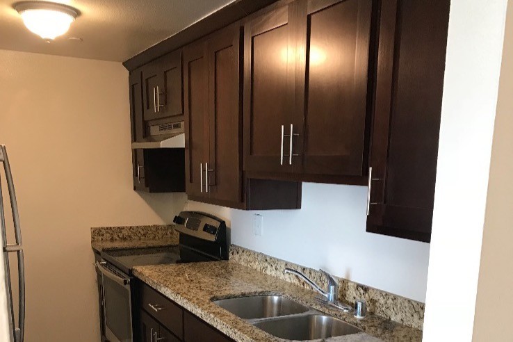 Kitchen Tops - Redwood Canyon Apartments