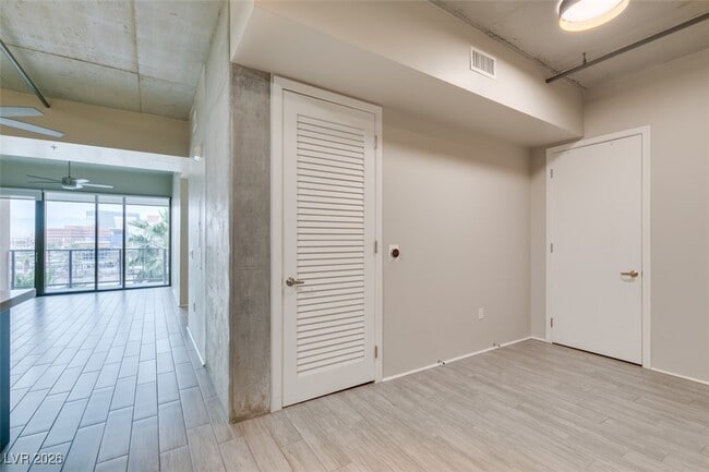 Building Photo - 353 E Bonneville Ave