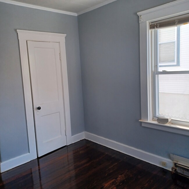 Bedroom - 563 Coggeshall St