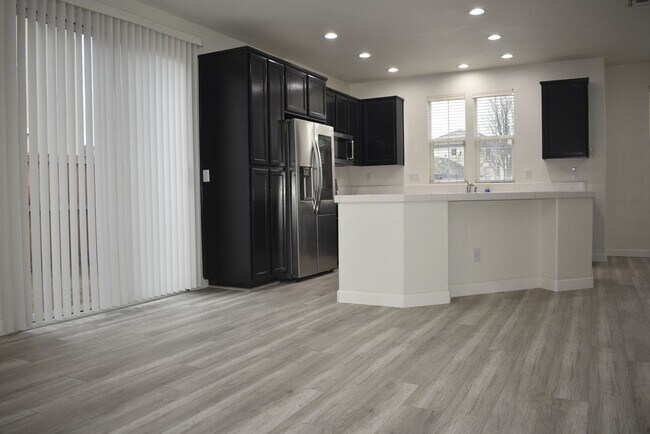 Foto del edificio - 4931 Trouville Ln