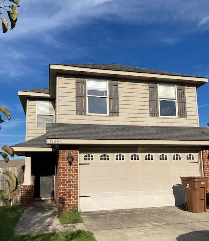 Spacious 4 Bedroom - Spacious 4 Bedroom