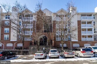 Building Photo - 1504 Lincoln Way