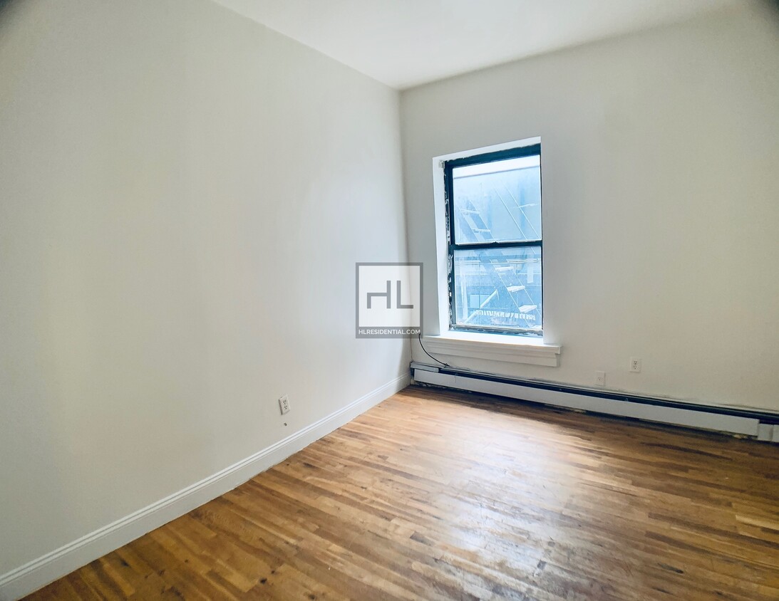 Foto del edificio - Bright 1 Bed | Broadway, Williamsburg