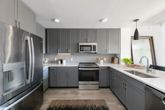 Building Photo - Sawyer