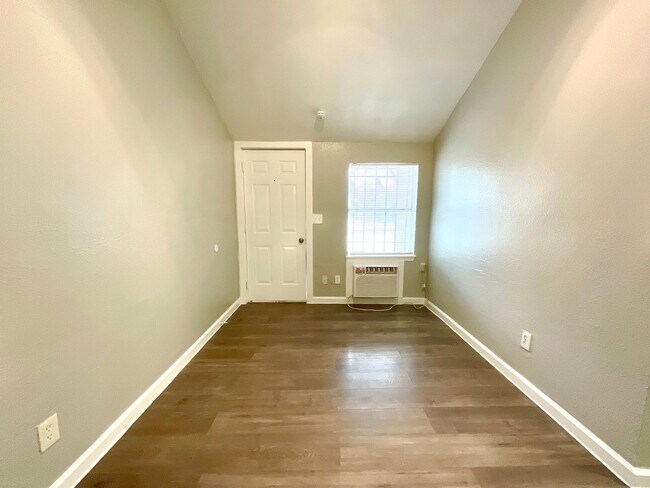 Photo - 602 Lovett Ave Apartment