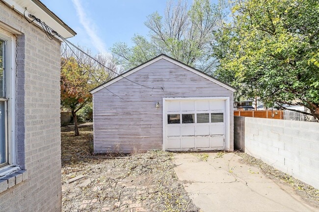 Building Photo - 1528 S Lipscomb St