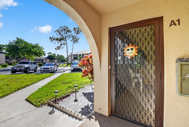 Foto del edificio - 426 Pine Glen Ln