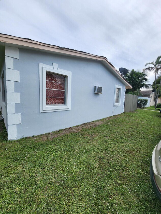 Foto principal - 3384 Rudolph Rd