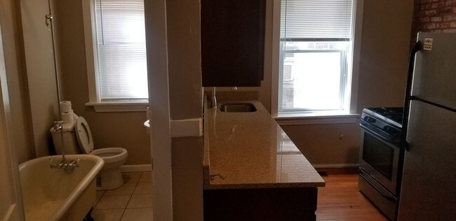 Building Photo - 1 bedroom in the grove