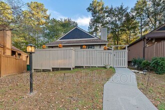 Building Photo - 48 Bluff Pointe Way