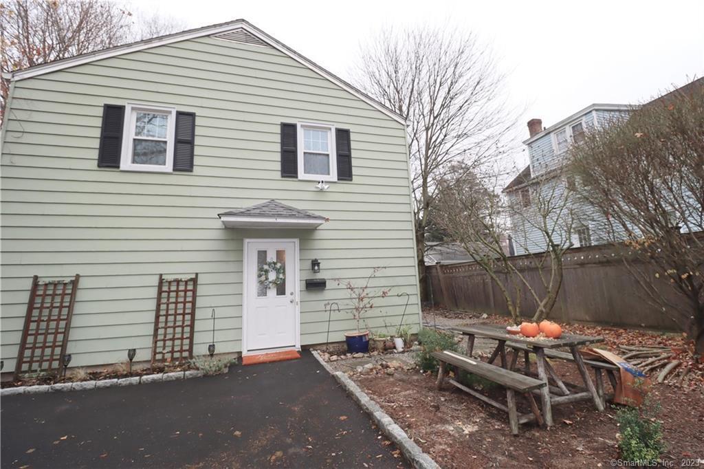 38 Melrose Ave, Norwalk, CT 06855 Room for Rent in Norwalk, CT