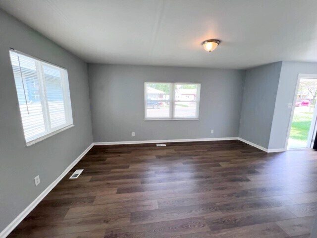 Building Photo - 2415 W RAY STREET